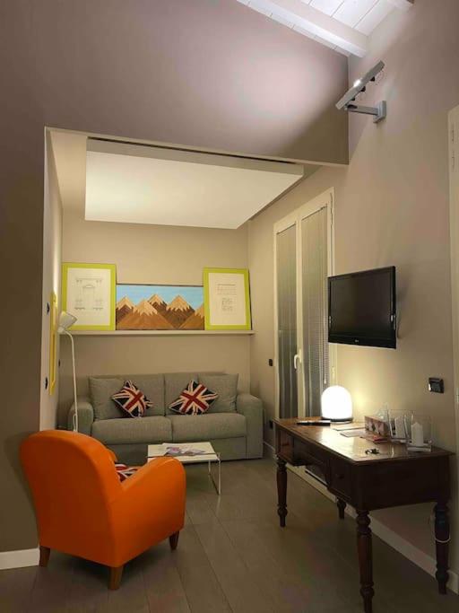 Suite with 3 terraces at Ponte Vecchio - One-Bedroom Apartment - 30