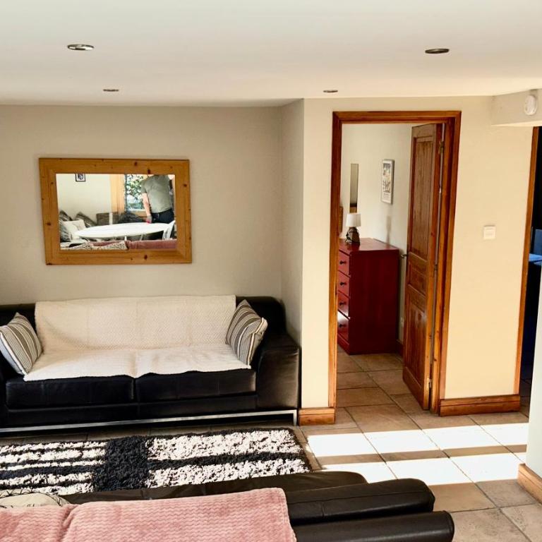 3 Bedrooms, Whole floor, New Kitchen, Town Centre - Appartement 3 Chambres - 5