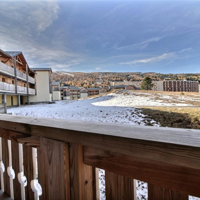 Bright apartment with balcony close to ski slopes - Apartment - 1