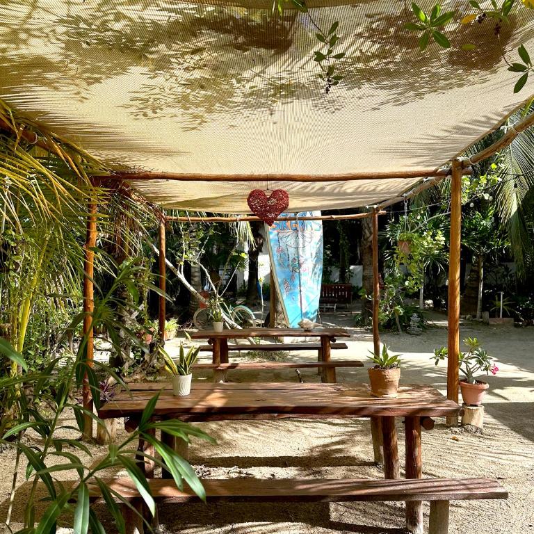 Sirenas Caribbean Rooms Holbox - Habitación Cuádruple con terraza - 9
