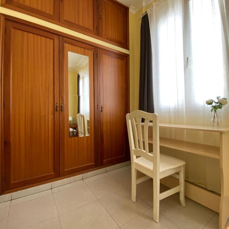 Luis Morote 2-A Apartamentos - Three-Bedroom Apartment - 27