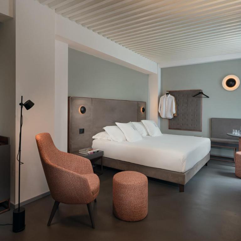 VIS urban suites & spa - Boutique Hotel - Queen Room with Spa Bath - 5