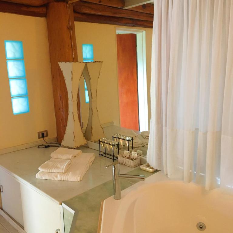 Casa Puelo Hostería y Cabañas - King Room with Spa Bath - 1