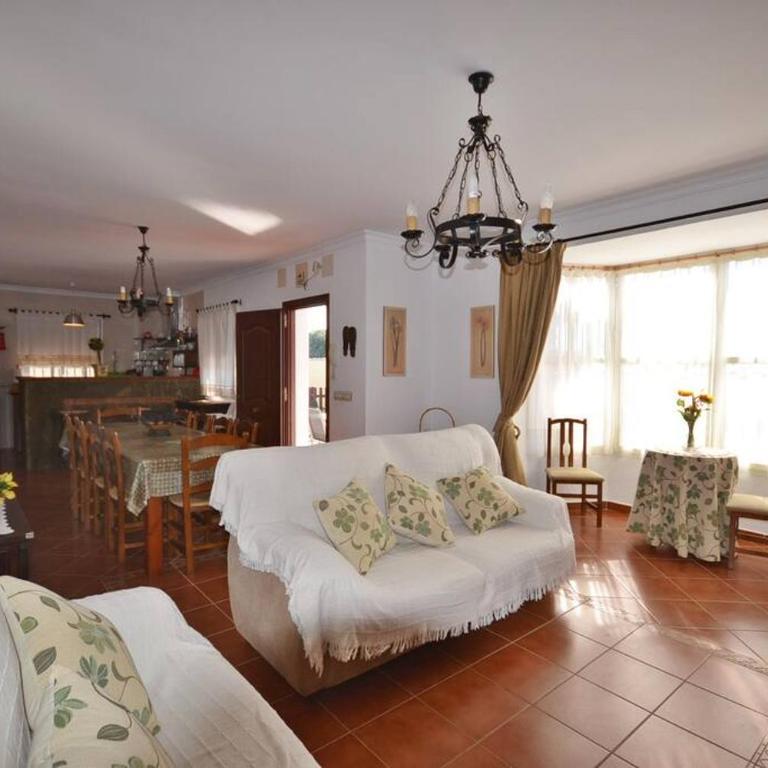 Chalet con Piscina privada en Conil - Casa de 3 dormitorios - 4