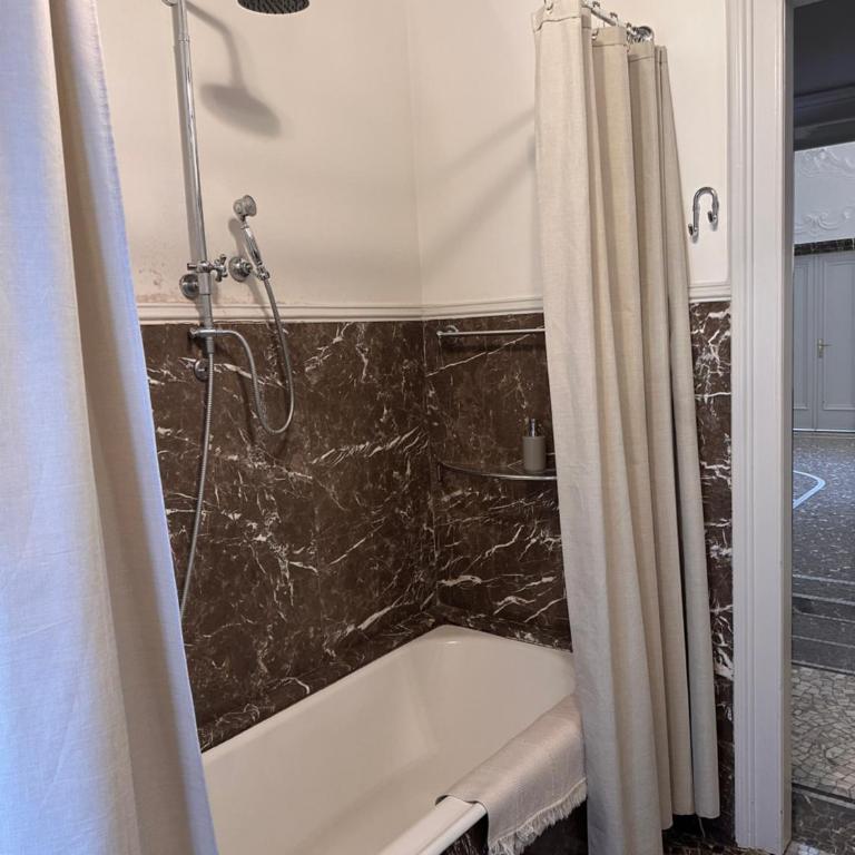 Botta 9 - Deluxe Room - 12