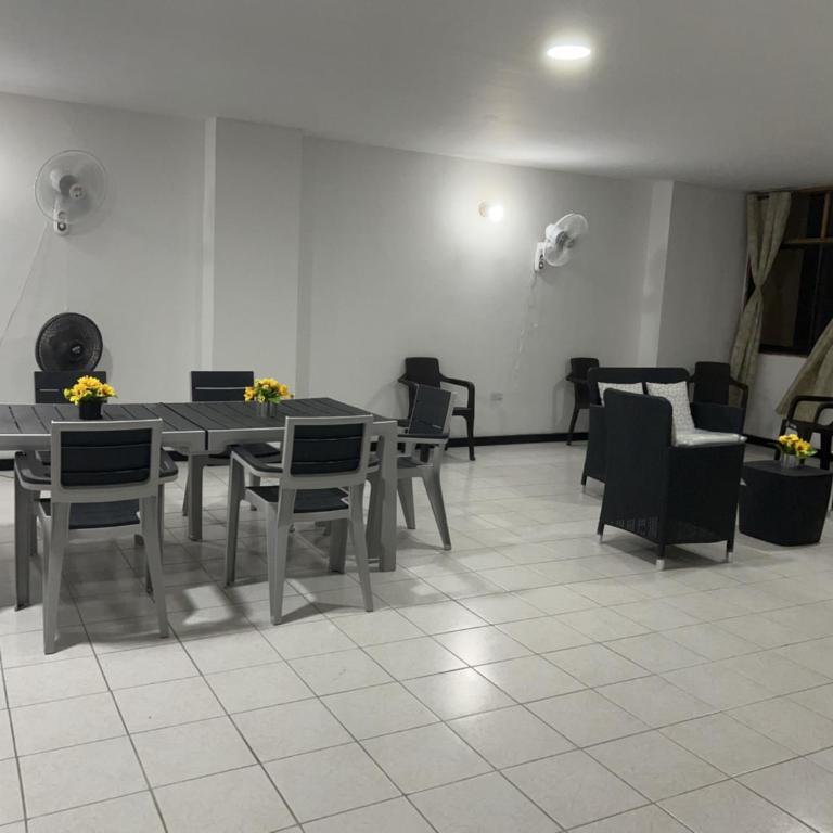 Amplio apartamento bien ubicado - Apartamento de 3 dormitorios - 1