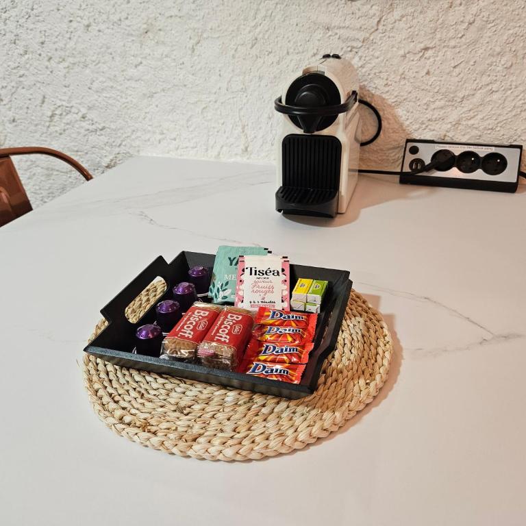 Suite charmante proche du temple romain - Apartment mit 1 Schlafzimmer - 4