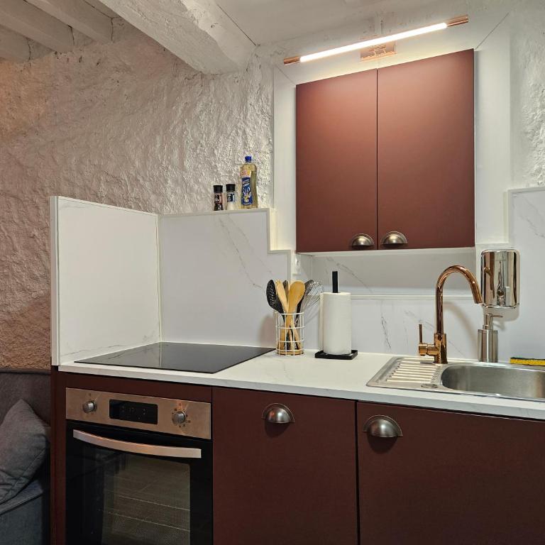 Suite charmante proche du temple romain - Apartment mit 1 Schlafzimmer - 14