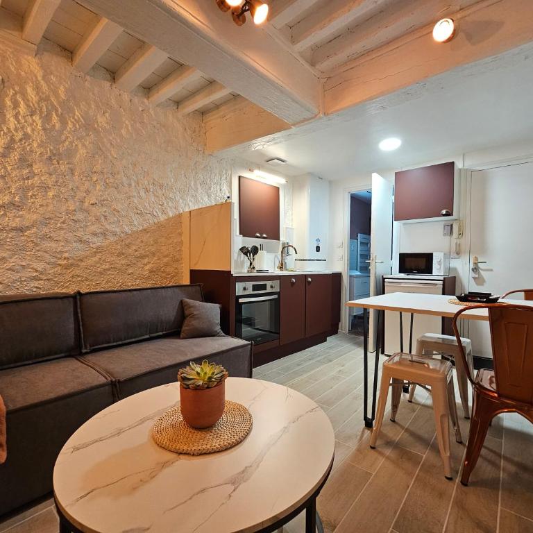 Suite charmante proche du temple romain - Apartment mit 1 Schlafzimmer - 23