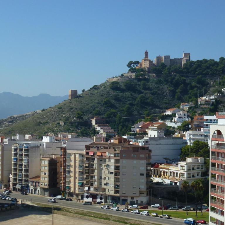 Espectacular terraza y vistas en 1a línea de playa - Three-Bedroom Apartment - 15