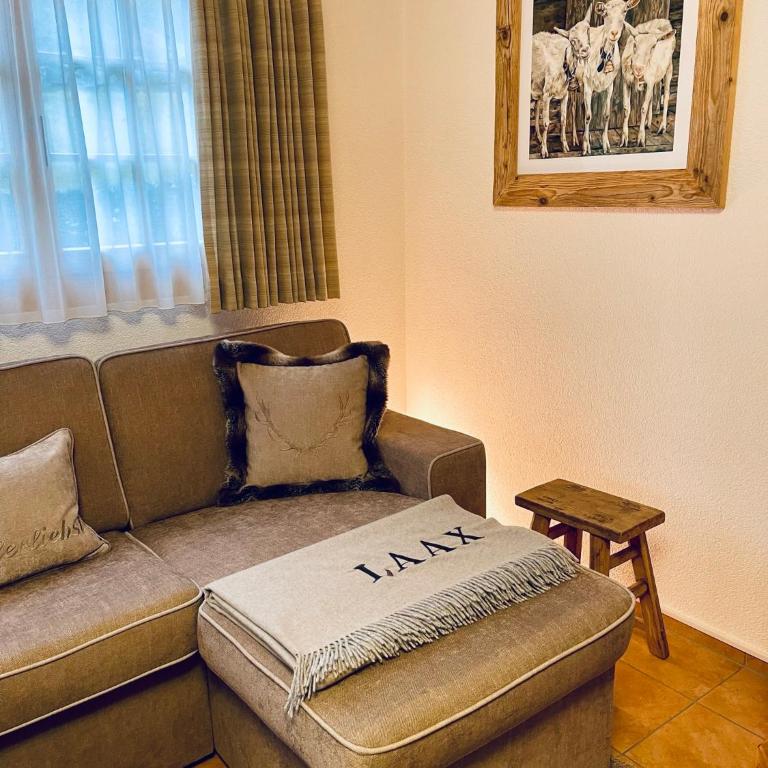 Laax Cozy Apartment - Ski Bus - Fireplace - Apartment mit Gartenblick - 13