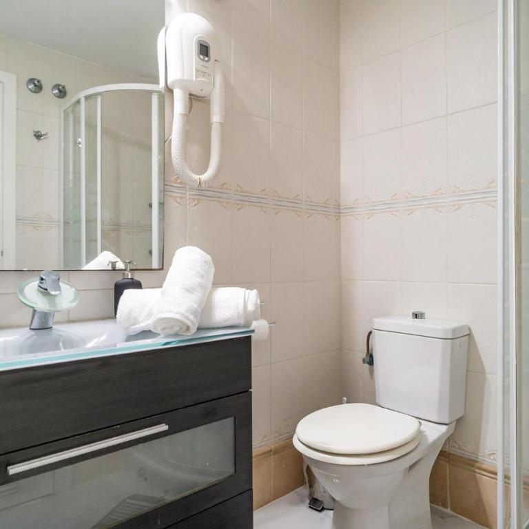 Lovely Apartment In Benalmádena - Apartamento de 2 dormitorios - 7
