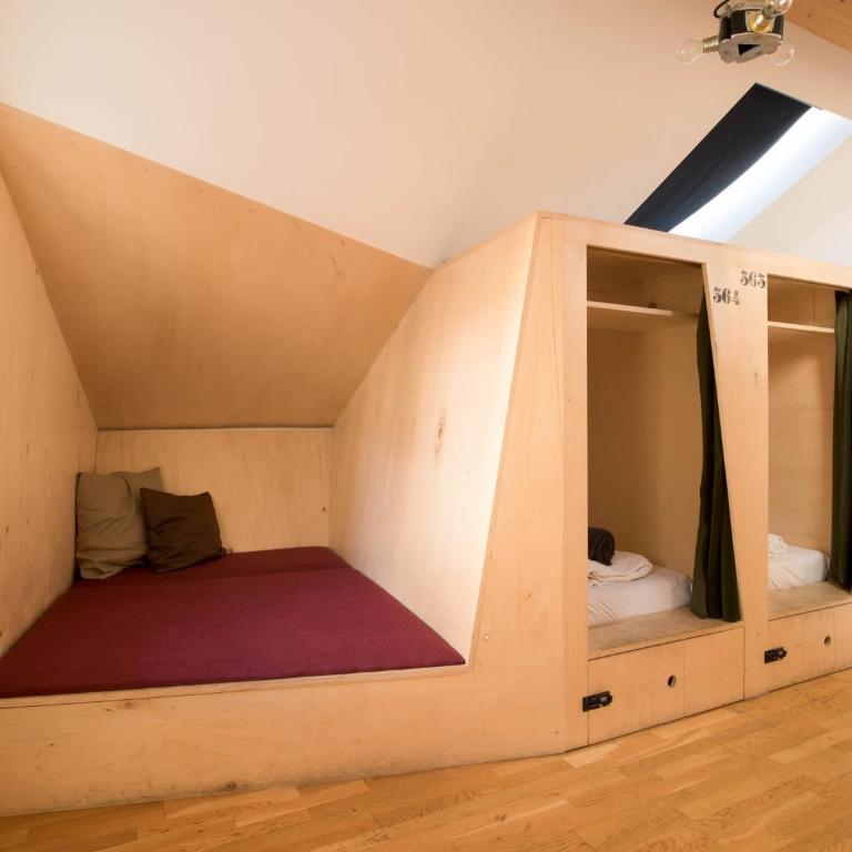 Montagu Hostel & Bar - Einzelbett im gemischten Schlafsaal mit 6 Betten - 5