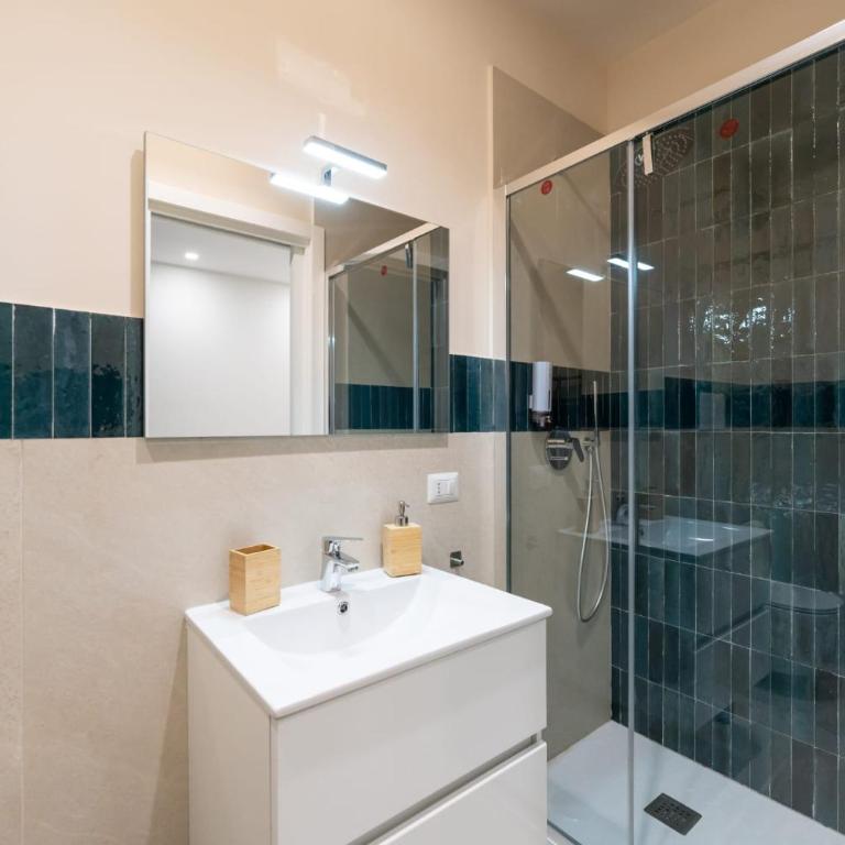 Napoli Maison - Camera Matrimoniale con Bagno Privato - 5