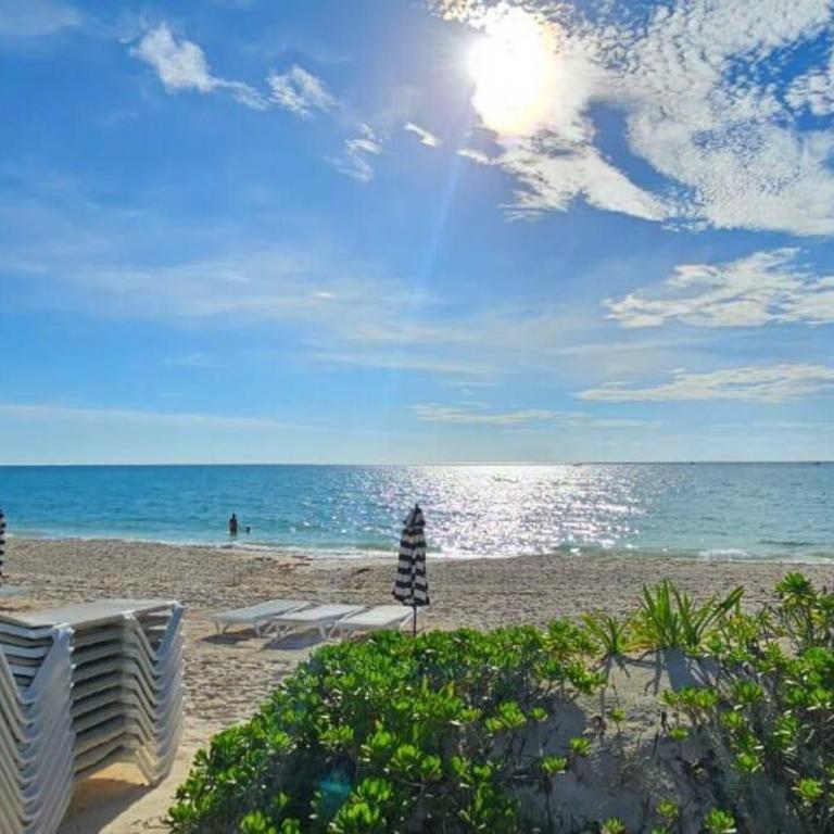 MAREAZUL Beachfront Apartment 2BR Private Pool Casa Áncora - Two-Bedroom Apartment - 24