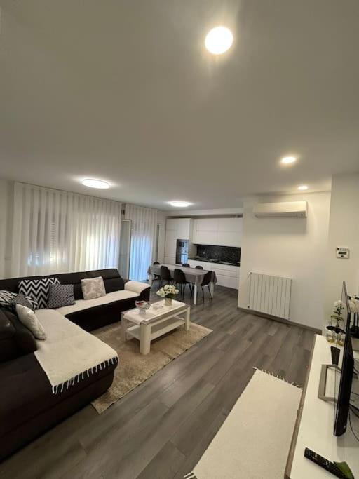 Da Rosa - Two-Bedroom Apartment - 1