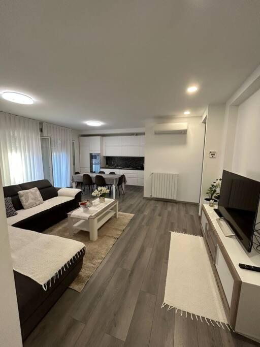 Da Rosa - Two-Bedroom Apartment - 21