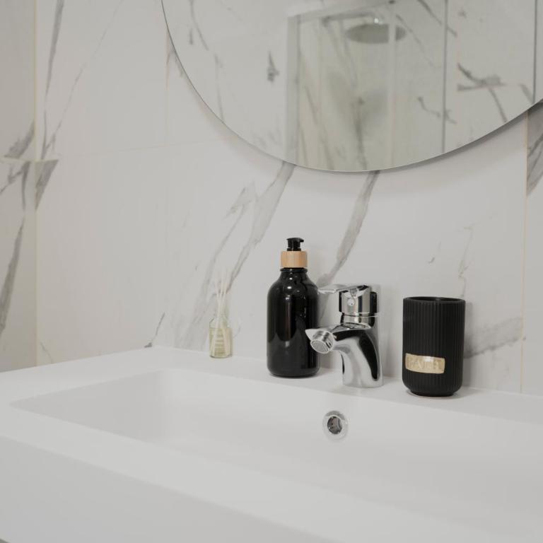 Sunway Rome - Camera Familiare con Bagno - 9