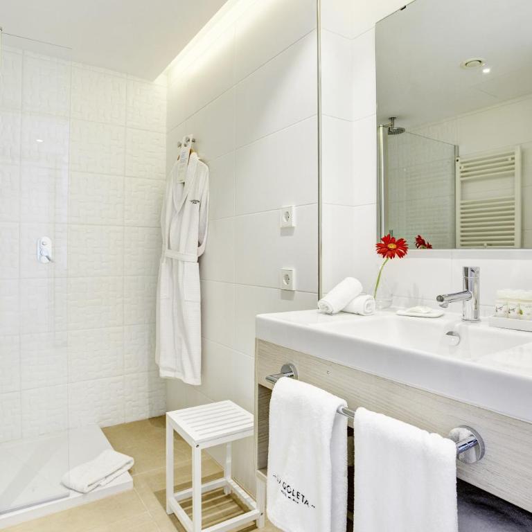 La Goleta Hotel de Mar - Adults Only - Habitación Superior con balcón y vistas directas al mar - 10