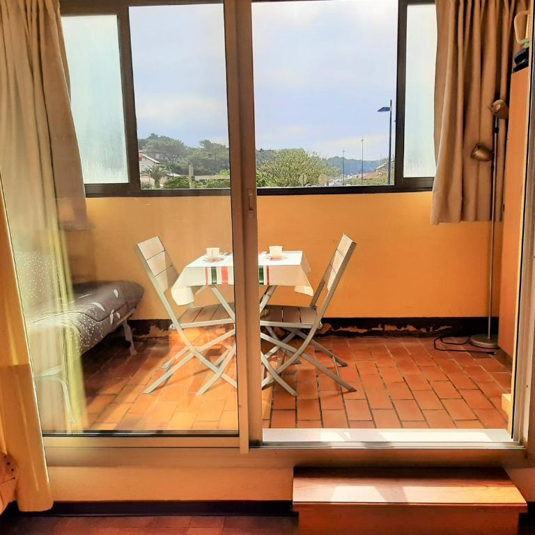 Studio idéal proche plage et port, 3 pers - FR-1-239-930 - One-Bedroom Apartment - 2