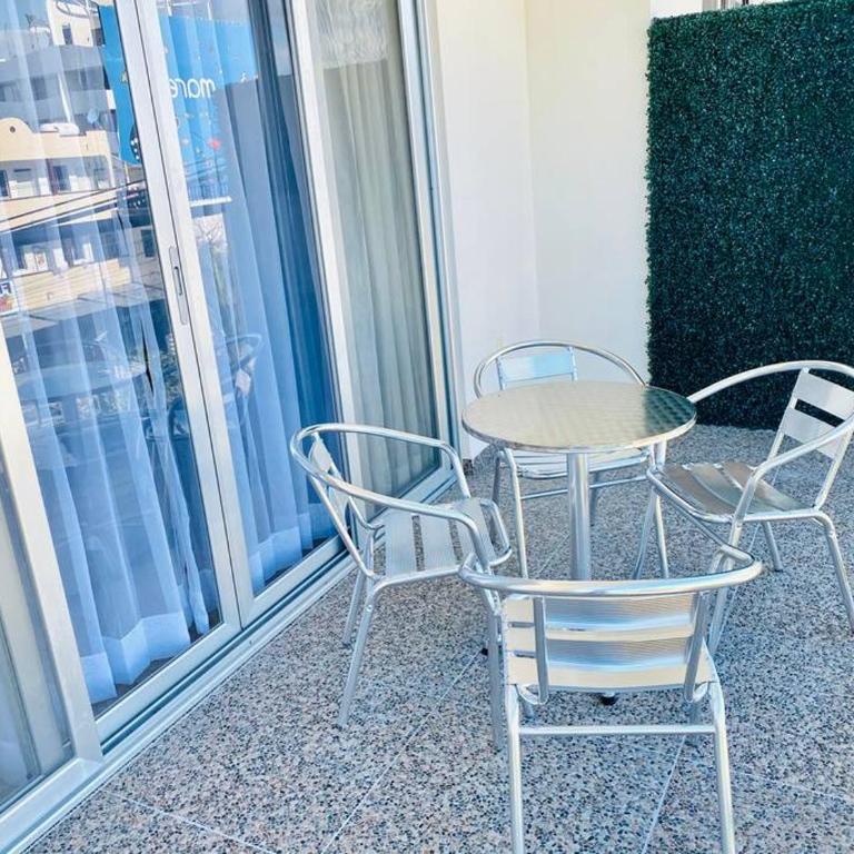 Amazing, luminous studio close to beach and 5th Av - One-Bedroom Apartment - 14