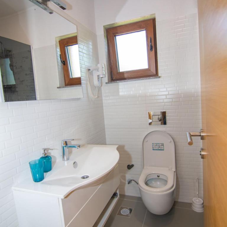 Oasis of peace - Three-Bedroom House - 31