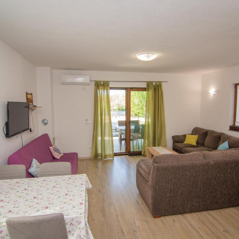 Oasis of peace - Three-Bedroom House - 27