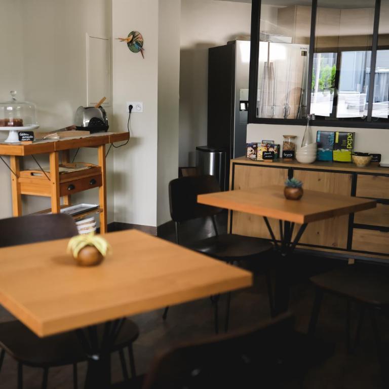 Couette et Café - Chambre Double avec Salle de Bains Privative - 21