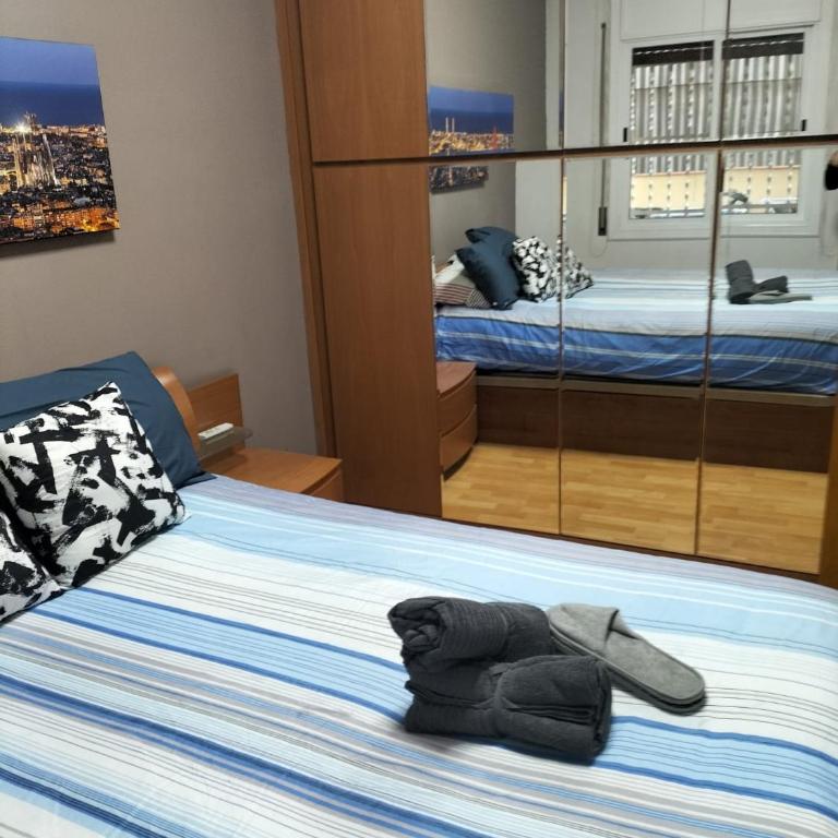 Room in shared appartment close to Camp Nou - Habitación Doble - 1