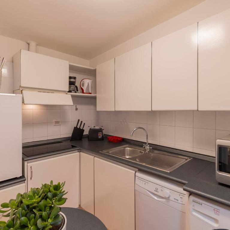 Parlamento Luxury Apartment - Appartamento con 2 Camere da Letto - 28