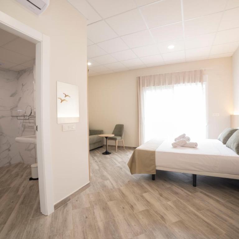 Hostal Altea Karma - Habitación Cuádruple adaptada para personas con discapacidad - 6