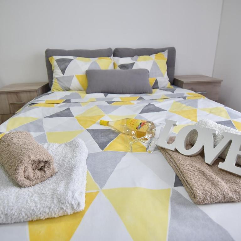 Studio 13 - One-Bedroom Apartment - 14