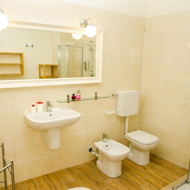 B&B Luc - Camera Matrimoniale con Bagno Privato - 13