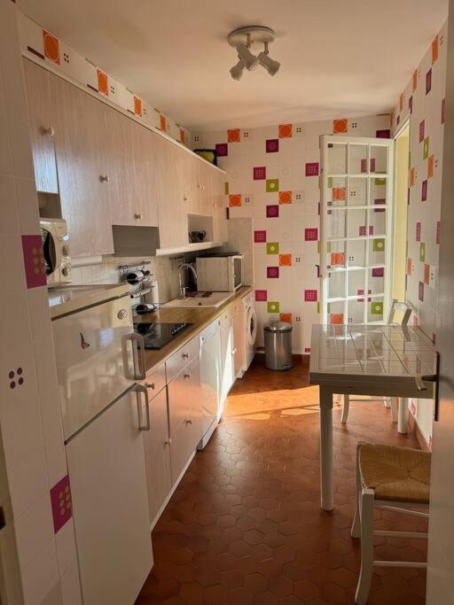 Appartement calme proche de la mer avec parking - Apartamento de 1 dormitorio - 28
