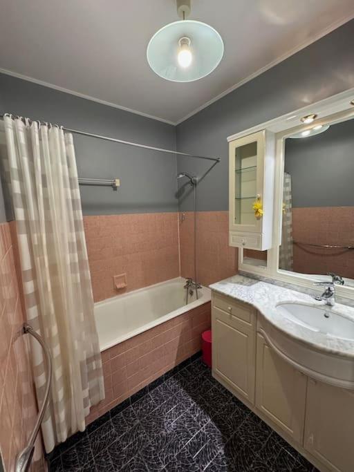Appartement calme proche de la mer avec parking - Apartamento de 1 dormitorio - 51