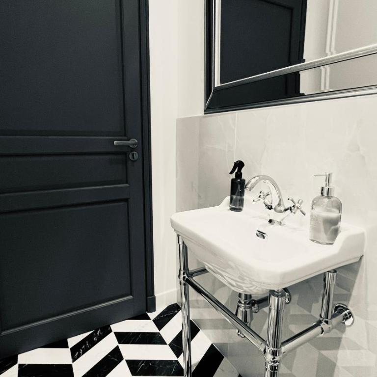 Villa sur le toit, duplex, 5 pièces 160m2, piscine - Appartement - 30