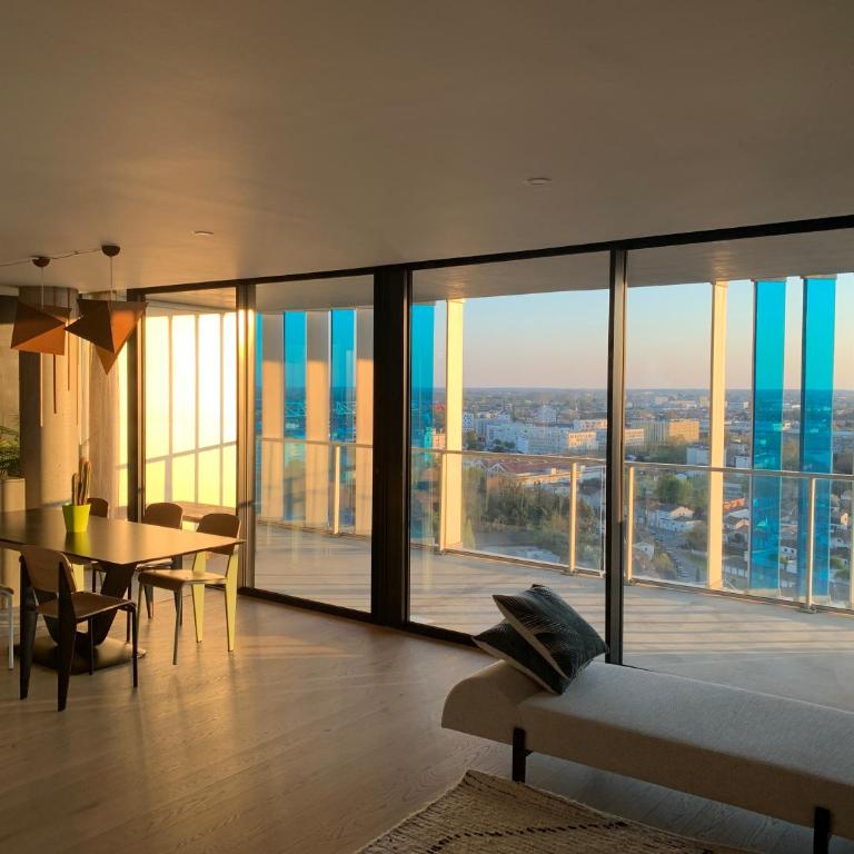 Chez Charly - Appartamento con 2 Camere da Letto, Balcone e Terrazza - 1