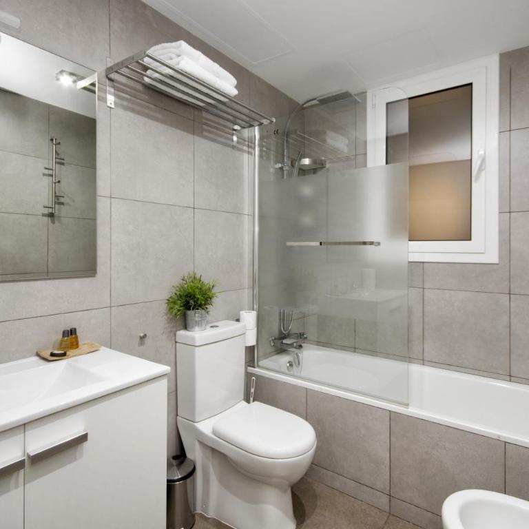 Eixample Building Apartments by Mercedes Heritage - Family Four-Bedroom Apartment - 2