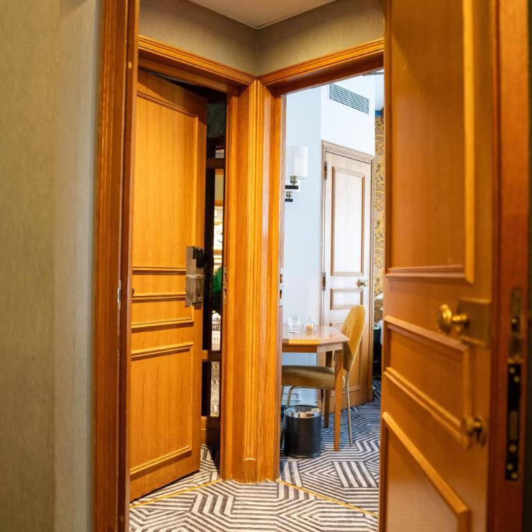 Hotel de Fleurie - Saint-Germain-des-Pres - 2 Chambres Doubles Adjacentes - 1