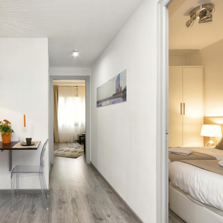 Eixample Building Apartments by Mercedes Heritage - One-Bedroom Apartment - 3