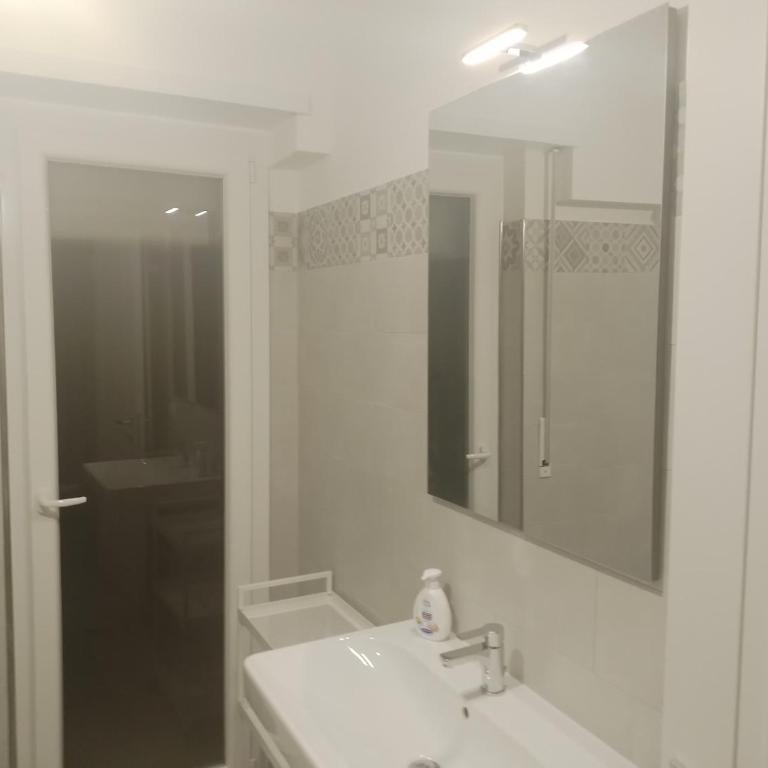 Urban cosy rooms - Chambre Double avec Salle de Bains Privative Extérieure - 17