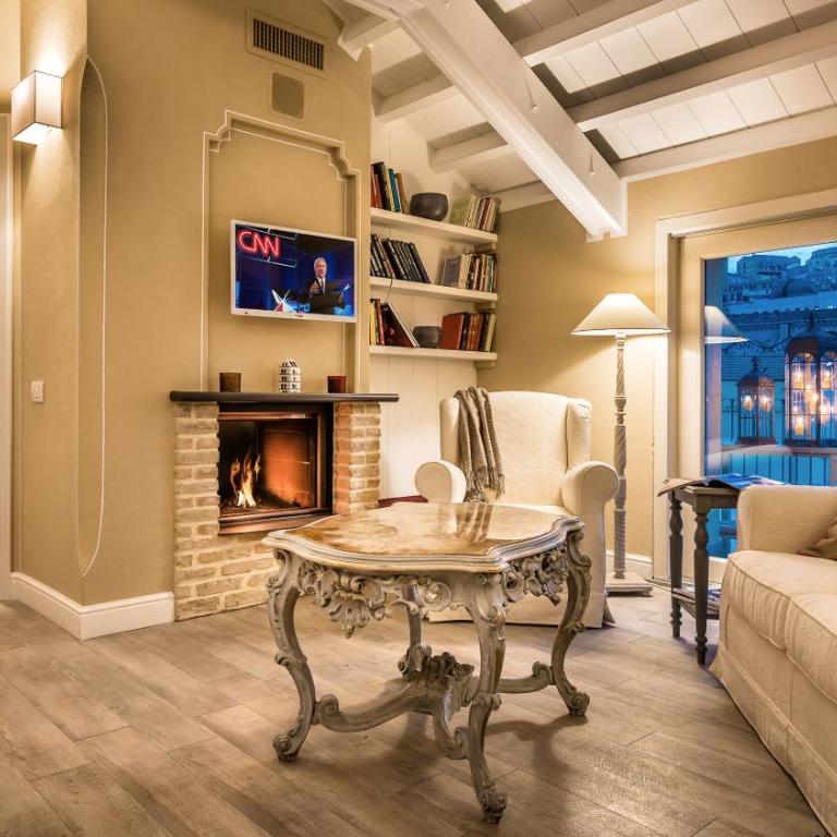Palazzo Dessy Historic House - Superior Suite with Terrace - 7