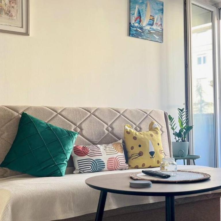 Studio 6 - One-Bedroom Apartment - 6