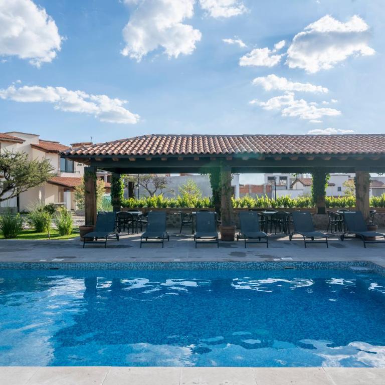 Private Sanctuary 4BR Home with Pool and Gym - Vacation Home - 10