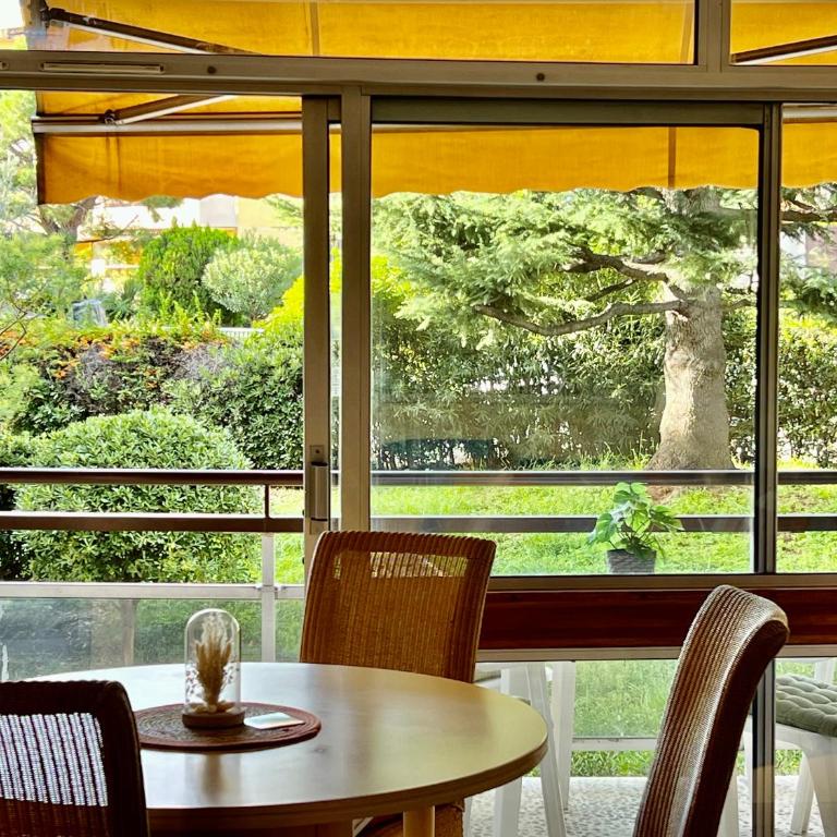 Appartement Nice aéroport seafront with pool - Appartement 2 Chambres - 9