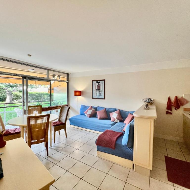 Appartement Nice aéroport seafront with pool - Appartement 2 Chambres - 8