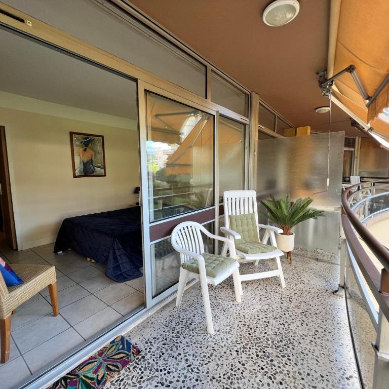 Appartement Nice aéroport seafront with pool - Appartement 2 Chambres - 17