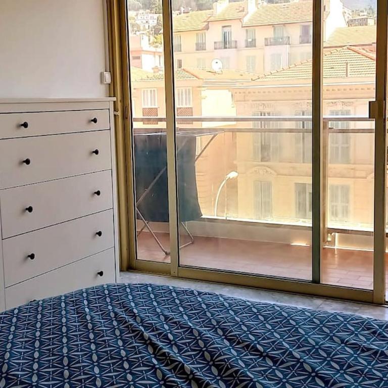 Le REGENCY, appartement familial au cœur du centre-ville, des célèbres jardins Biovès, et seulement à 1 minute à pied de la plage - Apartment mit 3 Schlafzimmern - 9