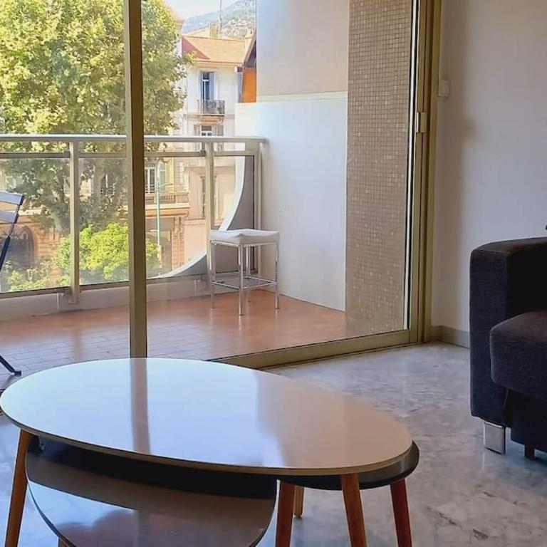 Le REGENCY, appartement familial au cœur du centre-ville, des célèbres jardins Biovès, et seulement à 1 minute à pied de la plage - Apartment mit 3 Schlafzimmern - 10