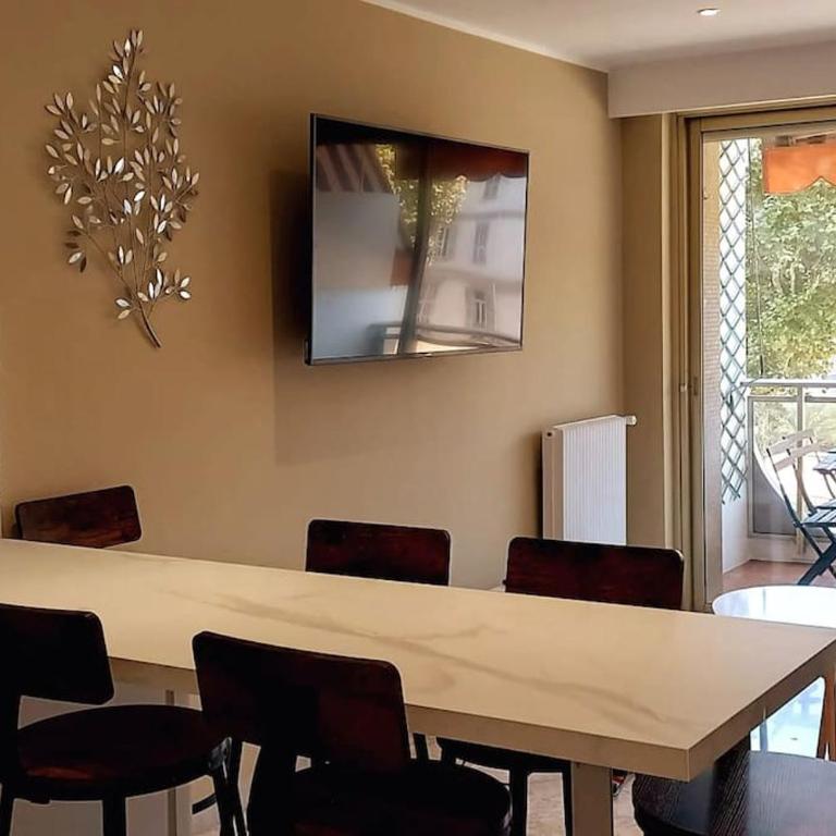 Le REGENCY, appartement familial au cœur du centre-ville, des célèbres jardins Biovès, et seulement à 1 minute à pied de la plage - Apartment mit 3 Schlafzimmern - 13